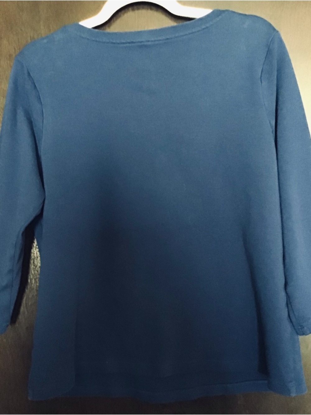 Isaac Mizrahi 3 Tees.  White Crew Neck LS & Tan and Navy V Necks 3/4 Sleeves - Picture 13 of 14